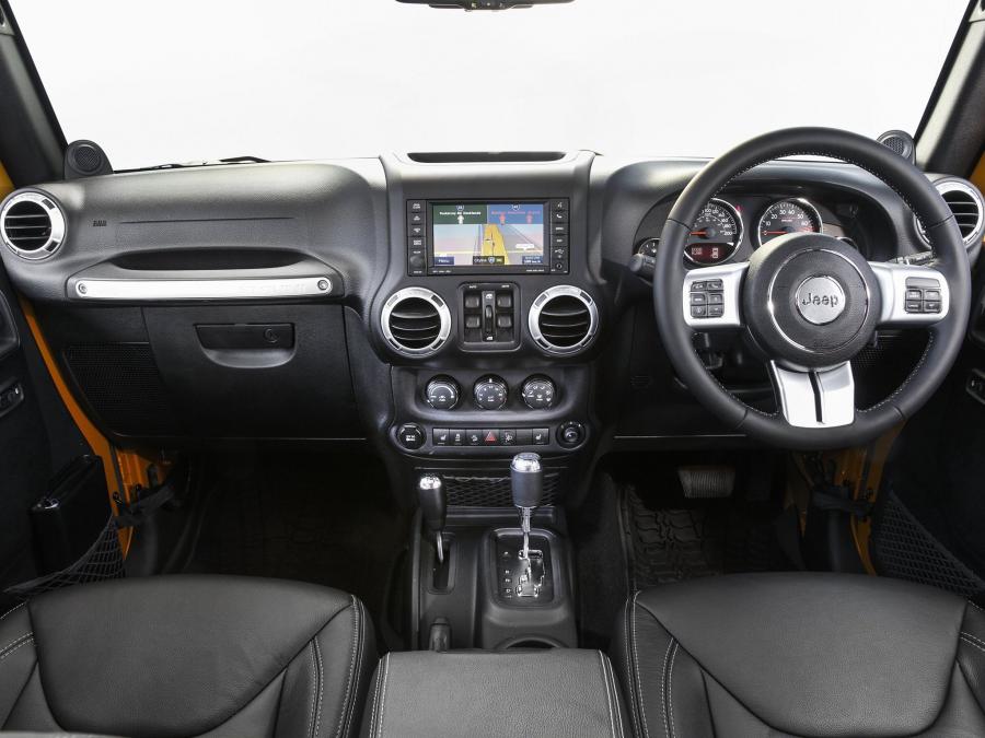  Jeep Wrangler Unlimited Rubicon X 2014 года  (AU) (фото 13 из 28)